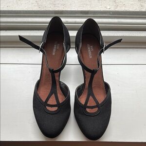 Ros Hommerson Black Heels Elegant Design Size 9 Comfort